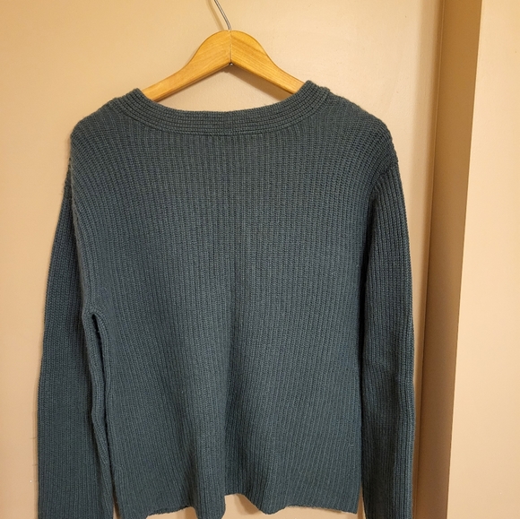 Vince. Wool and cashmere deep V neck sweater. Forest green. S/M - Picture 4 of 7